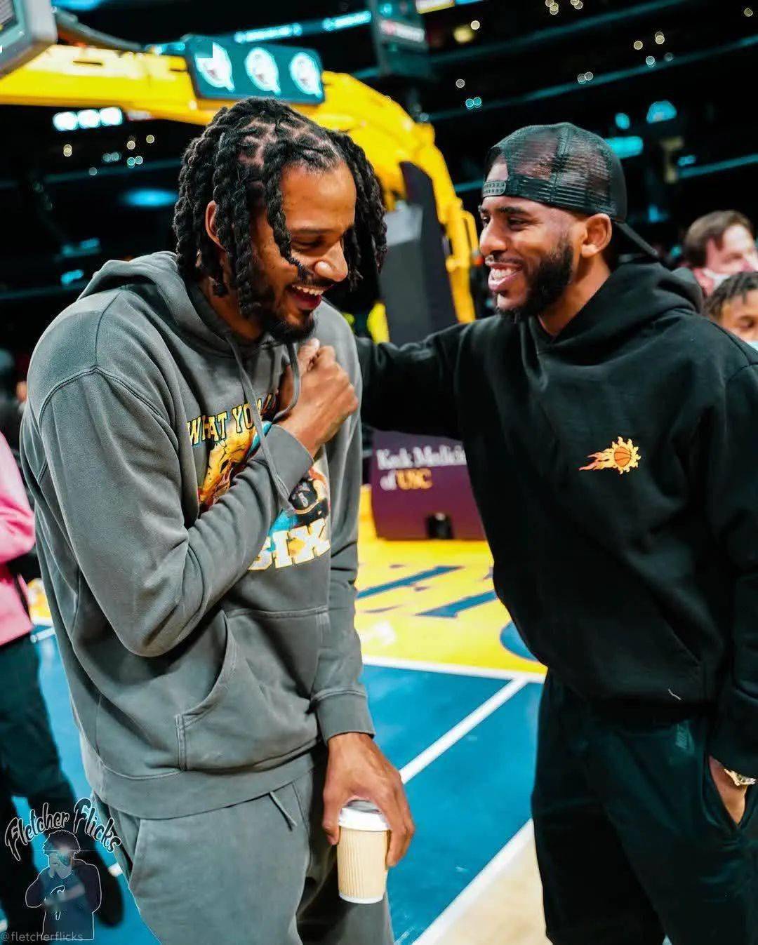 开元棋牌app下载-瓦妮莎说科比出轨105次