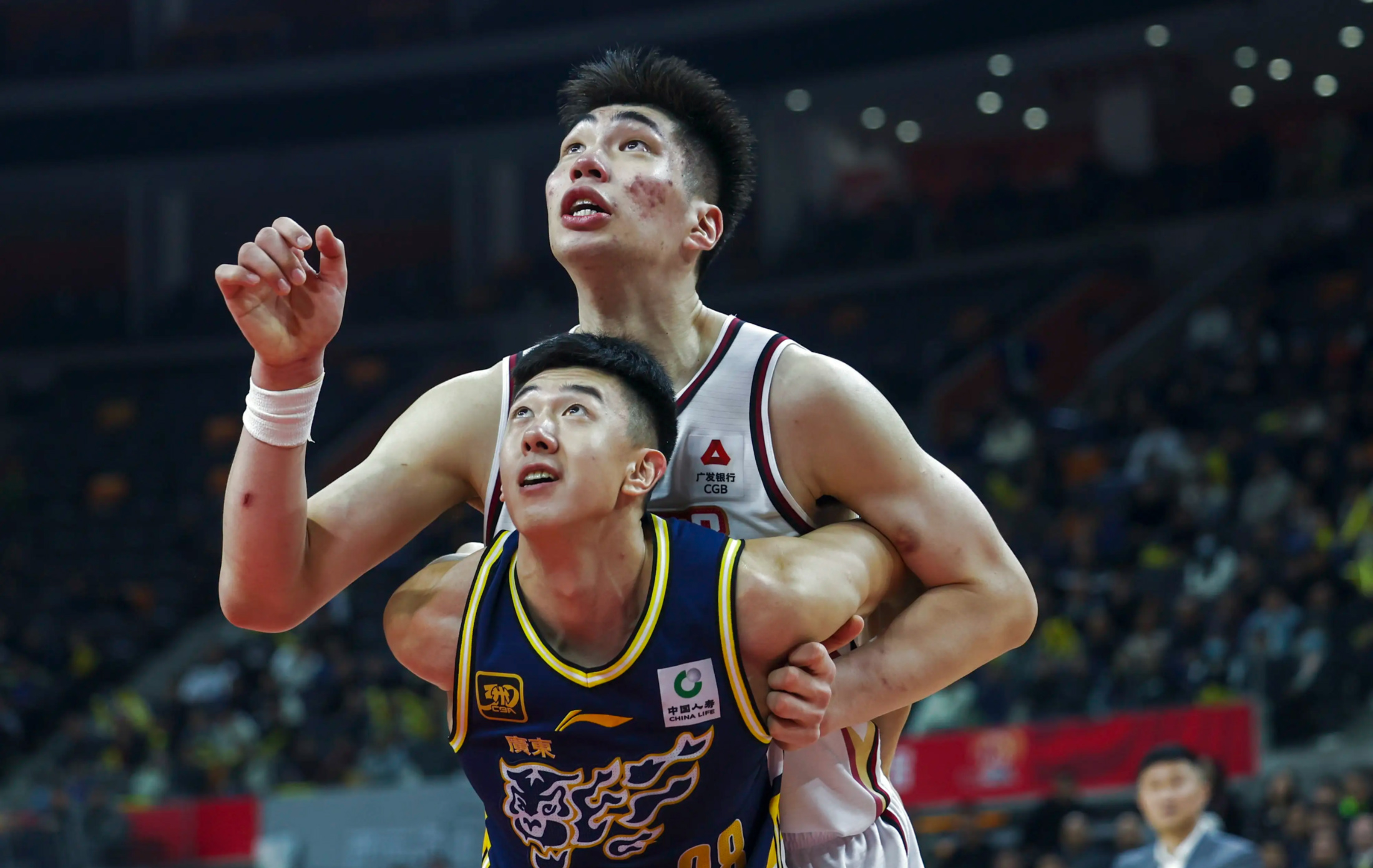 湖人胜步行者夺季中赛冠军