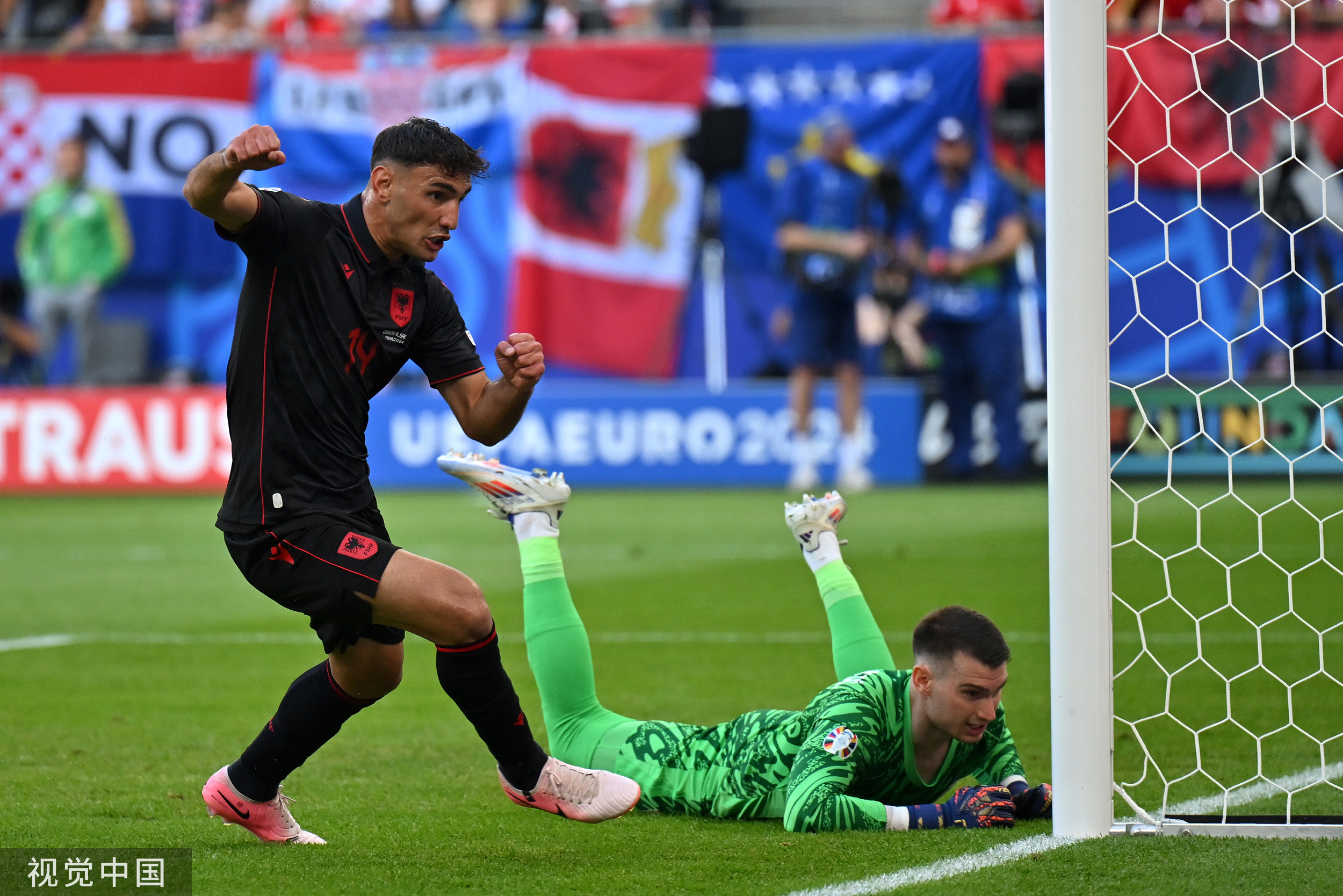 KY Game Card-西甲瓦拉内梅开二度本泽马失良机 皇马2