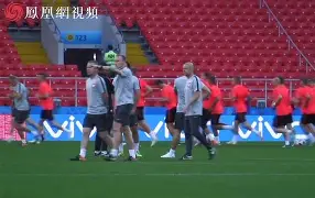 开元棋牌-波兰队在关键比赛中逆转局势,锁定胜局