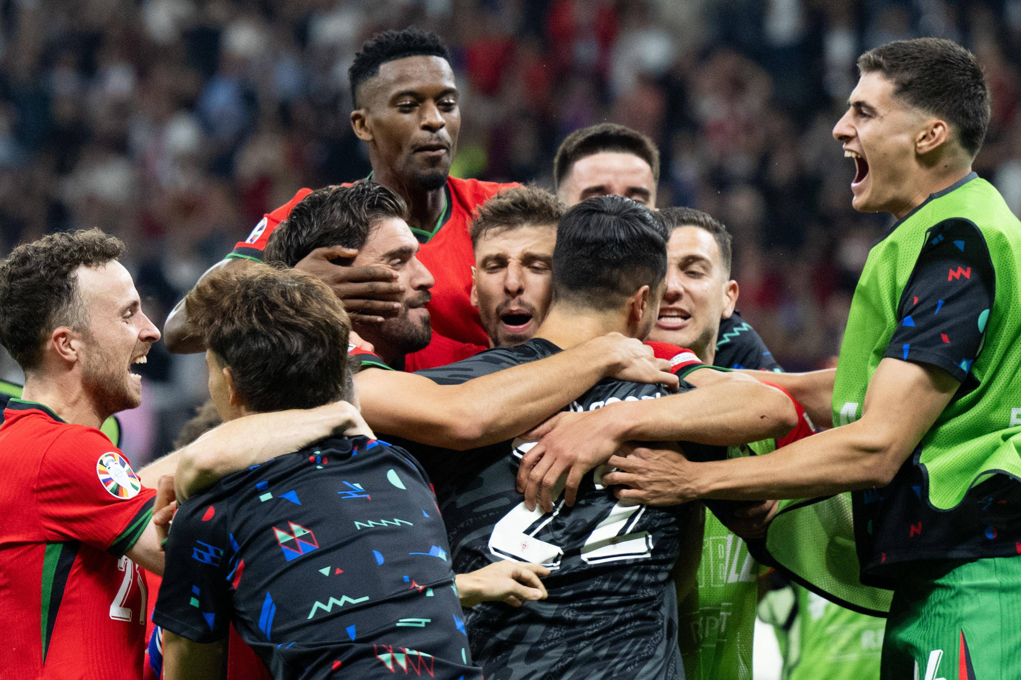 葡萄牙队击败比利时队晋级欧洲杯半决赛视频