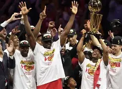 开元棋牌app下载-狼队客场力克猛龙,取得关键胜利是哪一年